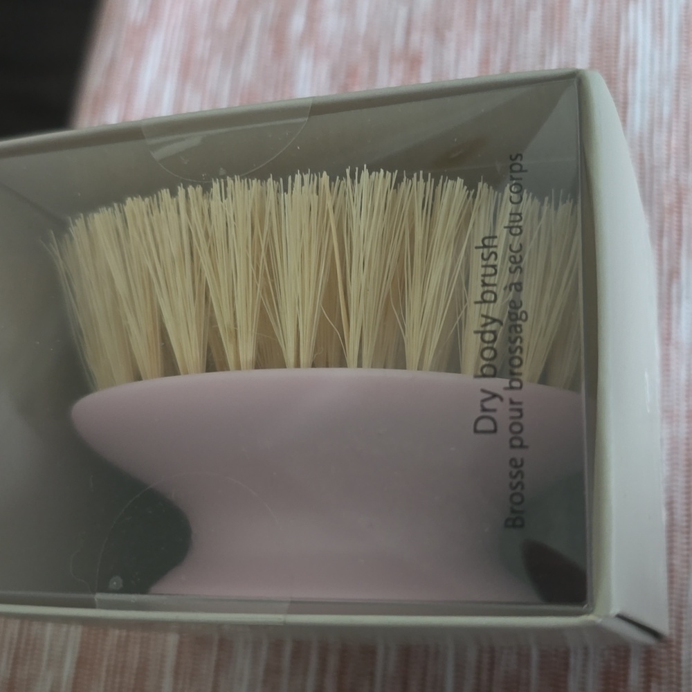 SEPHORA BUNDLE: BODY BRUSH, SCALP MASSAGER AND MAKEUP SPONGE - Picture 5 of 8